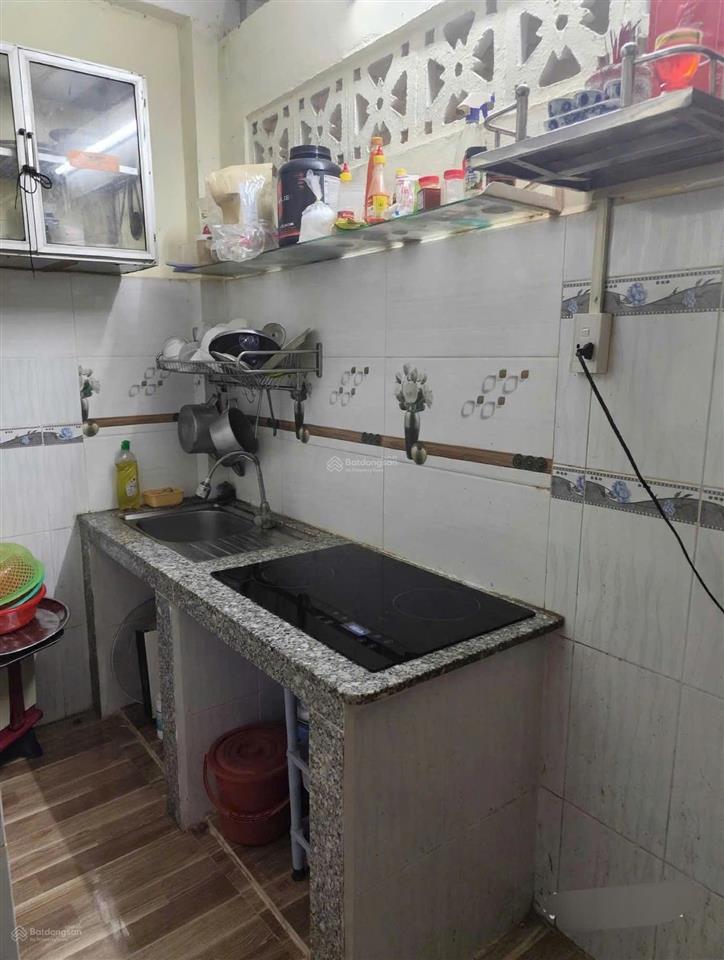Cần bán nhà 2 tầng  lạc long quân  tb