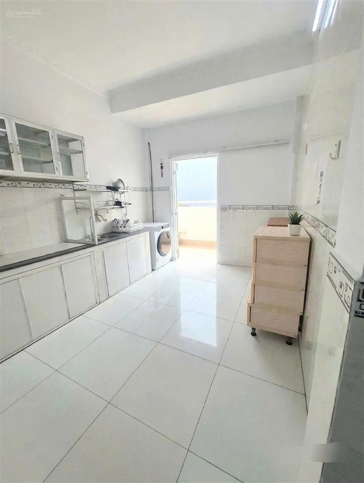Giảm sâu  bán nhà 2 tầng  hẻm xe hơi trường chinh  tp