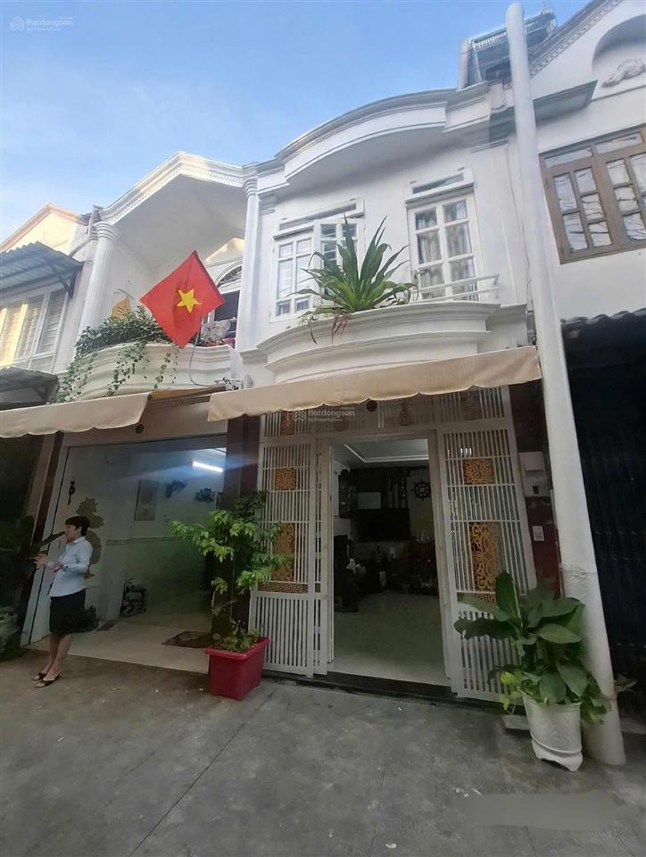 Giảm sâu  bán nhà 2 tầng  hẻm xe hơi trường chinh  tp