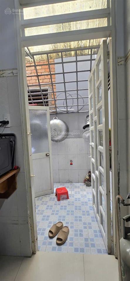 Chủ cần bán gấp nhà 3 tầng  mặt tiền đỗ thị tâm  tp