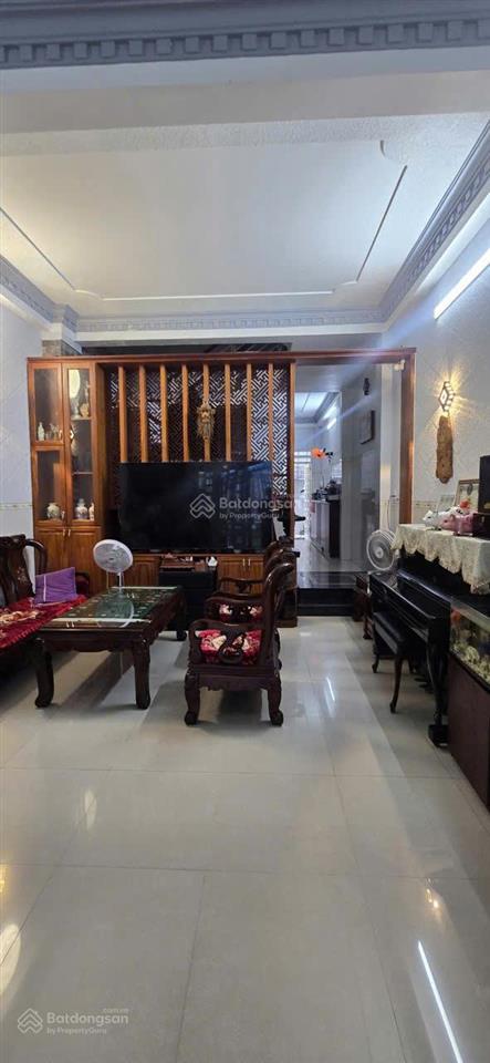 Chủ cần bán gấp nhà 3 tầng  mặt tiền đỗ thị tâm  tp