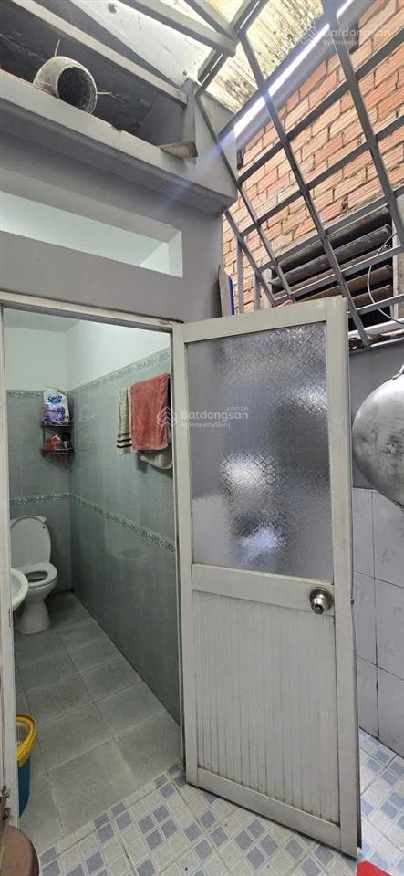 Chủ cần bán gấp nhà 3 tầng  mặt tiền đỗ thị tâm  tp