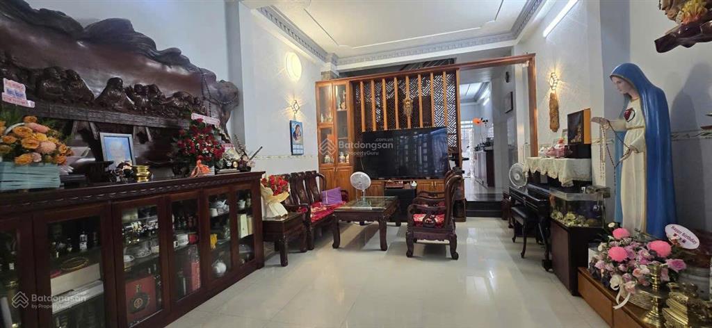 Chủ cần bán gấp nhà 3 tầng  mặt tiền đỗ thị tâm  tp