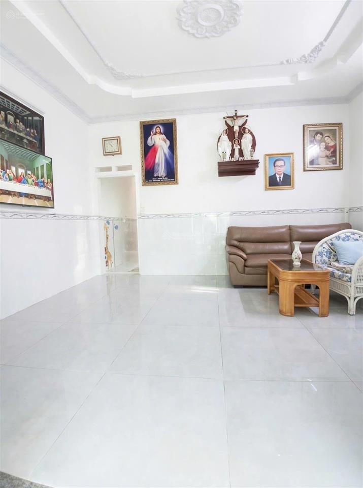Giảm 1 tỷ 8  bán gấp nhà 2 tầng  hxh trần tấn  tp