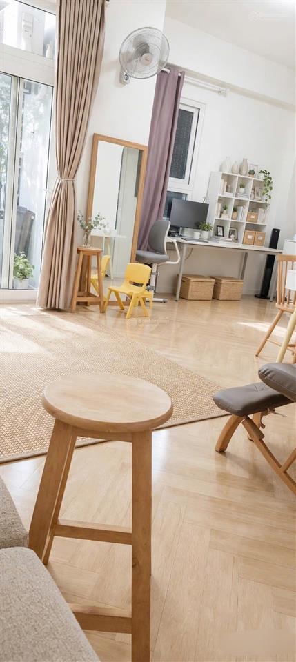 Giảm 1 tỷ 8  bán gấp nhà 2 tầng  hxh trần tấn  tp
