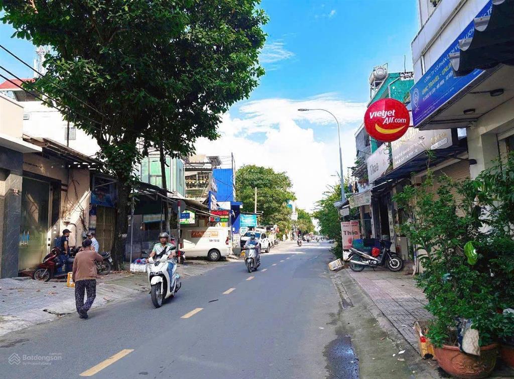 Bán nhà mtkd độc lậptân phúdiện tích 4x10,3m giá 5,8 tỷ