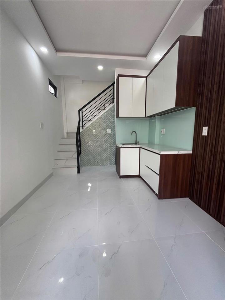 Nhà hoàng xuân nhị  âu cơ xây 2 tầng, 2 phòng ngủ mới đẹp, kiên cố vào ở ngay. giá 2.75 tỷ tl