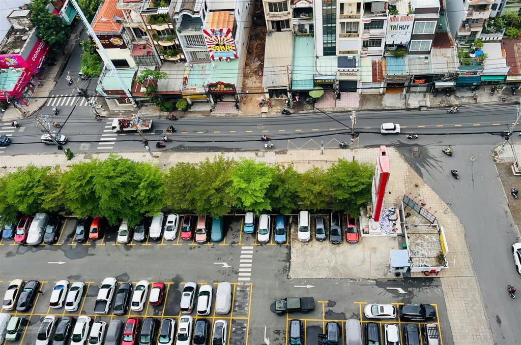 Chính chủ cần bán căn 2pn 2wc dự án oriental plaza âu cơ