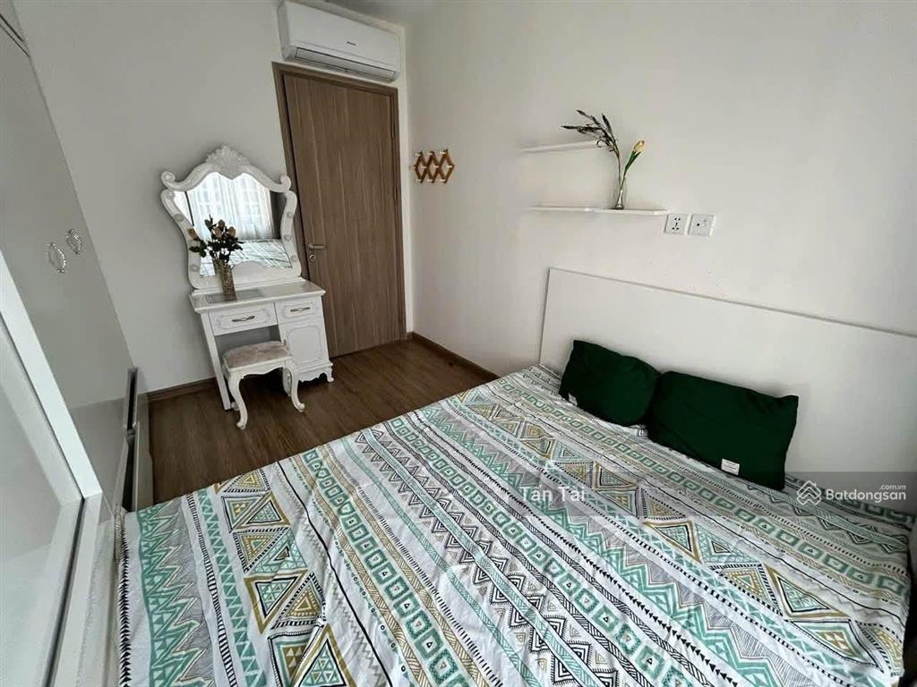 Giá tốt, bán nhanh căn hộ luxgarden q7, dt 75m2, 2pn 2wc, có sổ