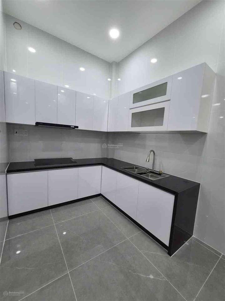 Ngay hoà bình,lũy bán bích, sát đầm sen, nhà đẹp 4 tầng btct, 4.5x11, hẻm xe tải tránh, giá 7.x tỷ