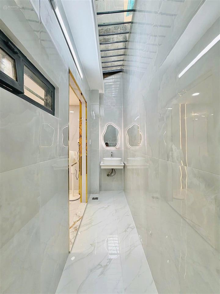 Vị trí cực hiếm ngay chu văn an, 68m2, 4 tầng đúc, 5 pn 6wc, kế chợ bình tây, hẻm xe tải tới nhà