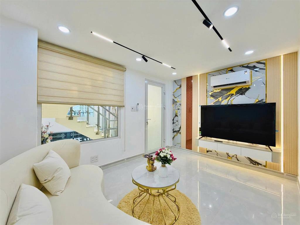 Vị trí cực hiếm ngay chu văn an, 68m2, 4 tầng đúc, 5 pn 6wc, kế chợ bình tây, hẻm xe tải tới nhà