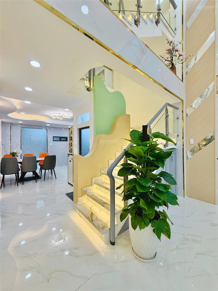 Vị trí cực hiếm ngay chu văn an, 68m2, 4 tầng đúc, 5 pn 6wc, kế chợ bình tây, hẻm xe tải tới nhà