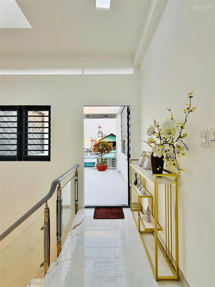 Vị trí cực hiếm ngay chu văn an, 68m2, 4 tầng đúc, 5 pn 6wc, kế chợ bình tây, hẻm xe tải tới nhà