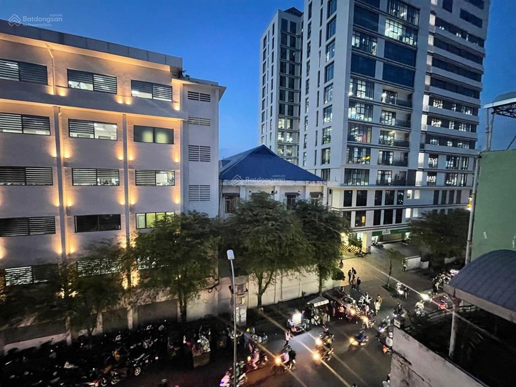 Bán nhà riêng tại 27 đào duy từ, quận 10, 34 tỷ, 111 m2, 4 tầng, có thang máy và nội thất đời mới