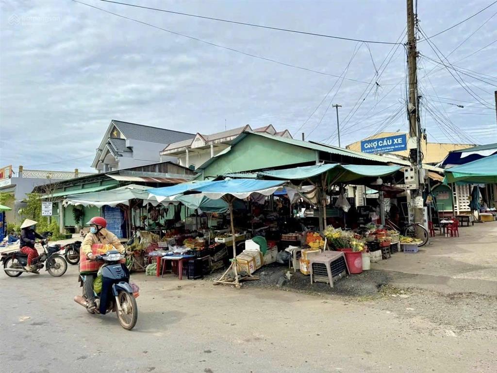 Giá 550 triệu, đất 101m2 ở đường nguyễn văn rốp phường gia lộc trảng bàng, sổ hồng riêng