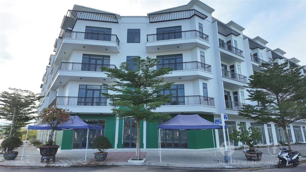 Shophouse 4 tầng  trục chính  giá rẻ