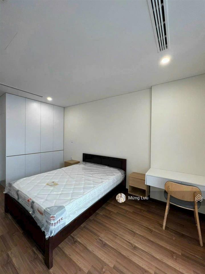 Cho thuê căn hộ 2pn 77m full nội thất mipec rubik 360 xuân thủy chỉ 17tr/tháng.  0974 999 ***