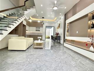 Nhà độc lập ô tô đỗ cách nhà 10m sân vườn sau siêu rộng siêu thoáng tại Thiên Lôi Aeon