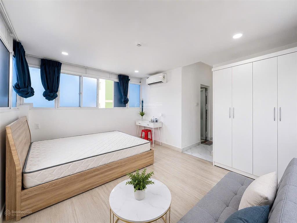 Cho thuê căn hộ dịch vụ mới 100% đường ung văn khiêm, bình thạnh  có cửa sổ lớn thoáng mát