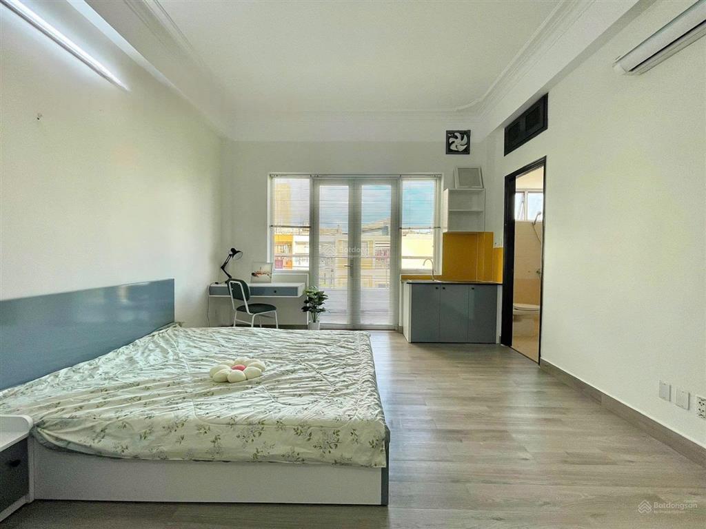 Cho thuê căn hộ studio ban công view landmark  đường d5, bình thạnh đi bộ qua đh ngoại thương(ftu)