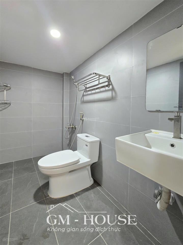 Cho thuê căn hộ ngay trệt nguyễn hữu cảnh ô tô  tủ lạnh máy giặt  sân sau gió trời lồng lộng