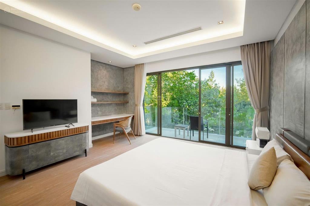 Bán nhà biệt thự the ocean villas thuộc vina capital, lô b1, dt 508m2, full nội thất