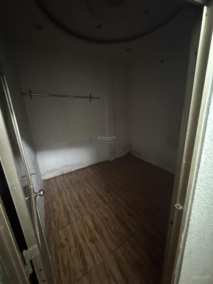 Ct nhà nguyên căn, có sân để xe trước. 2 phòng ngủ, 1 phòng khách, bếp, toilet 3 triệu/tháng