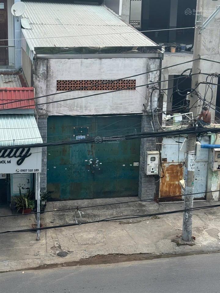 Cho thuê nhà mặt tiền 5*25, có gác lửng, có thang kéo 237 bình trị đông  p. btđ  q bình tân