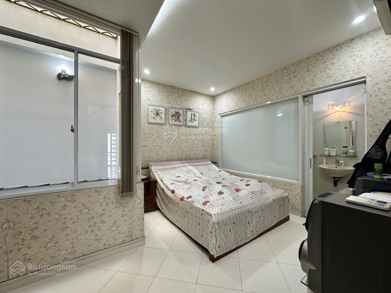 Bán nhà đường phan huy ích gò vấp hxh 90m²  6m x 15m  ô tô vào nhà