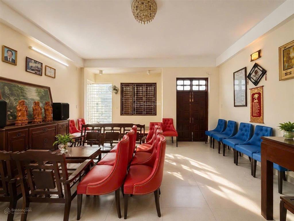 Bán nhà cách mạng tháng 8 q3 hẻm nhựa 12m 98m2 ngay ga metro 5,4m x 17m