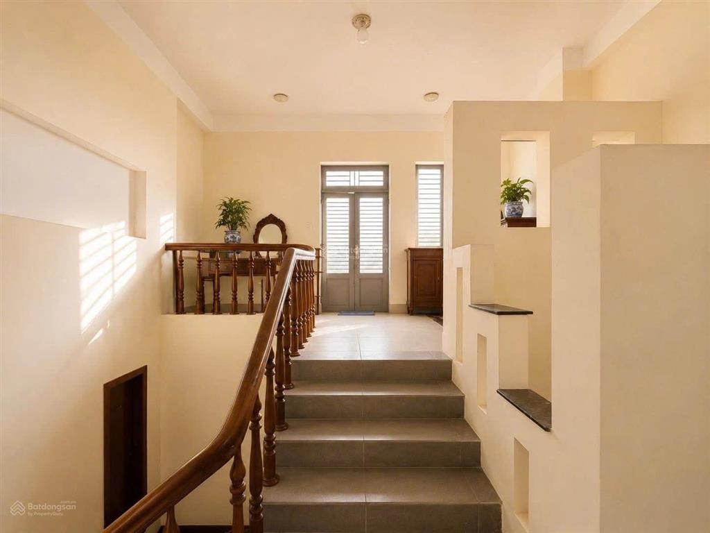 Bán nhà cách mạng tháng 8 q3 hẻm nhựa 12m 98m2 ngay ga metro 5,4m x 17m
