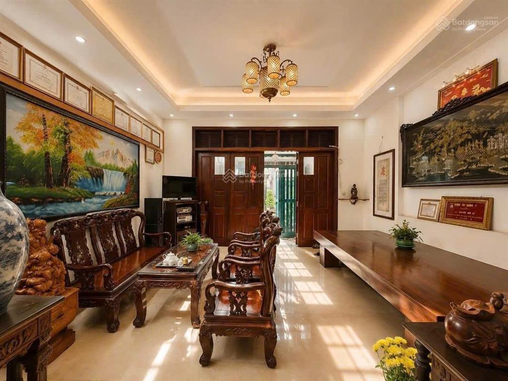 Bán nhà cách mạng tháng 8 q3 hẻm nhựa 12m 98m2 ngay ga metro 5,4m x 17m
