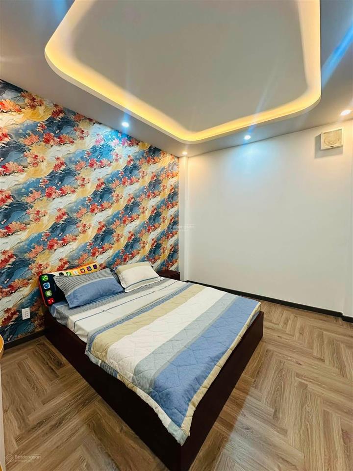 Bán nhà 3 tháng 2 lê hồng phong quận 10 hxh vf3 4 tầng 5pn