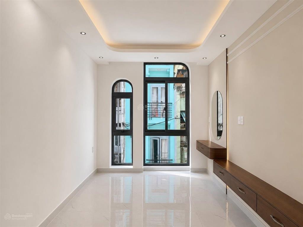Bán nhà tk  võ văn kiệt  trần hưng đạo quận 1 nhà xây mới từ móng 4 tầng chỉ 6,88 tỷ