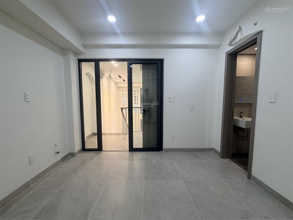 Bán nhà hẻm 4,5m huỳnh văn bánh p.17 q.phú nhuận  4,8m x 9m  5pn 6wc