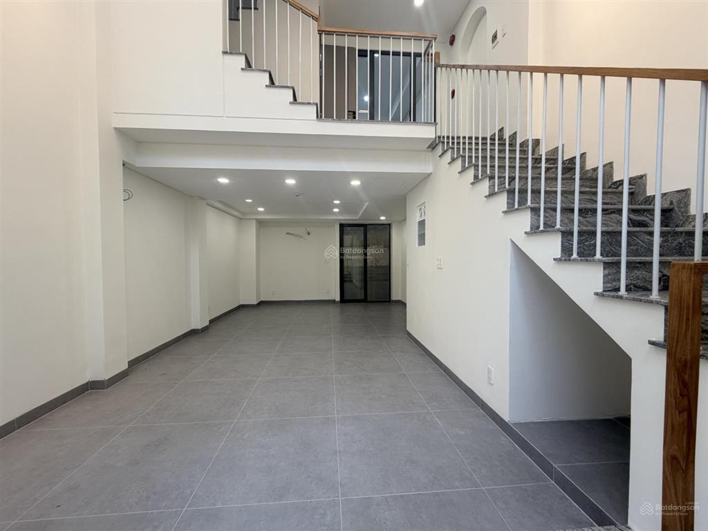 Bán nhà hẻm 4,5m huỳnh văn bánh p.17 q.phú nhuận  4,8m x 9m  5pn 6wc
