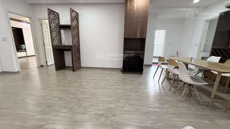 Cần bán căn hộ h2 hoàng diệu quận 4 131m2 3pn rộng rãi chỉ 8. x tỷ