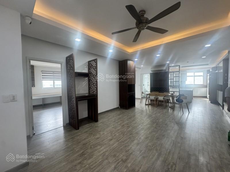 Cần bán căn hộ h2 hoàng diệu quận 4 131m2 3pn rộng rãi chỉ 8. x tỷ