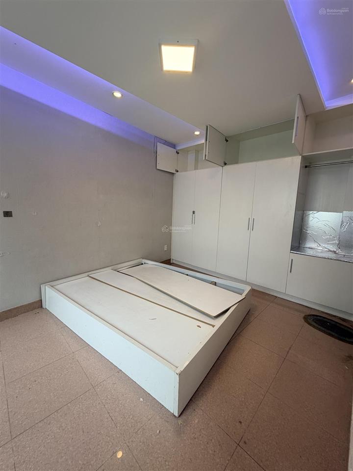 Bán nhà khu phan xích long, phú nhuận 42m2 4 tầng chỉ 9.8 tỷ