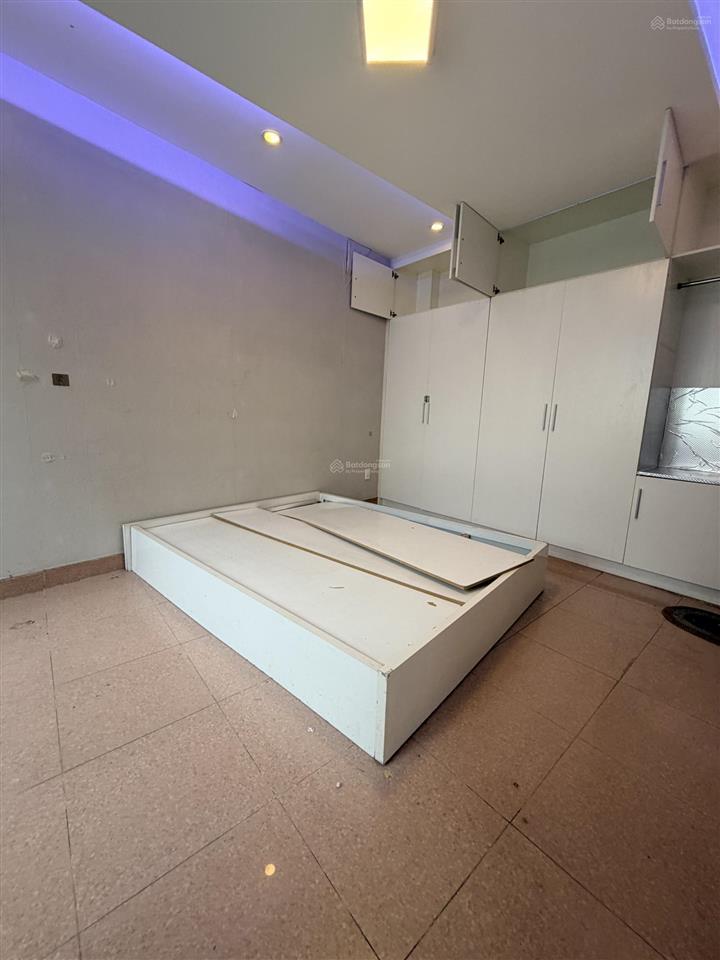 Bán nhà khu phan xích long, phú nhuận 42m2 4 tầng chỉ 9.8 tỷ