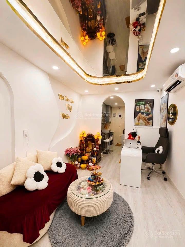 Cần bán nhà cmt8, quận 10 hxh tránh nhau 2 tầng chỉ 5.2 tỷ dtsd 50m2