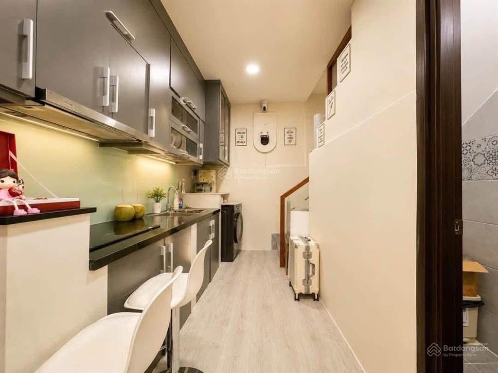 Cần bán nhà cmt8, quận 10 hxh tránh nhau 2 tầng chỉ 5.2 tỷ dtsd 50m2