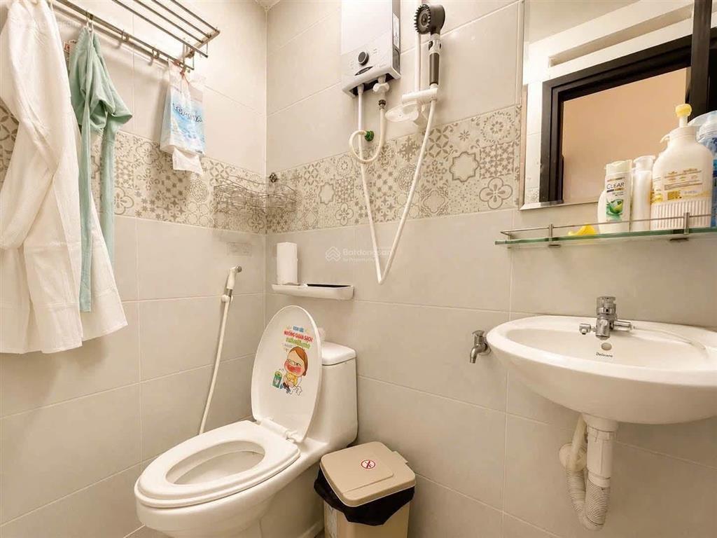 Cần bán nhà cmt8, quận 10 hxh tránh nhau 2 tầng chỉ 5.2 tỷ dtsd 50m2