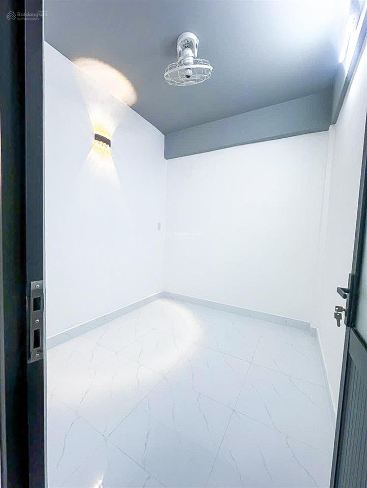 Bán nhà mặt tiền tương lai đường thái phiên quận 11  43m2  3 tầng  giá mới 6.98 tỷ