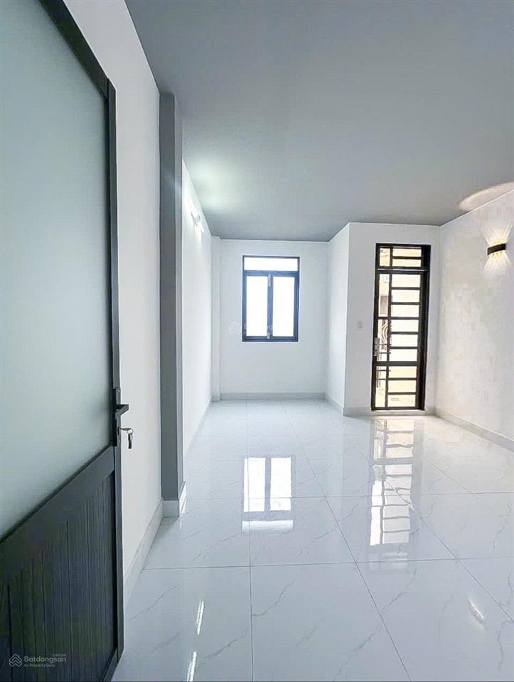 Bán nhà mặt tiền tương lai đường thái phiên quận 11  43m2  3 tầng  giá mới 6.98 tỷ