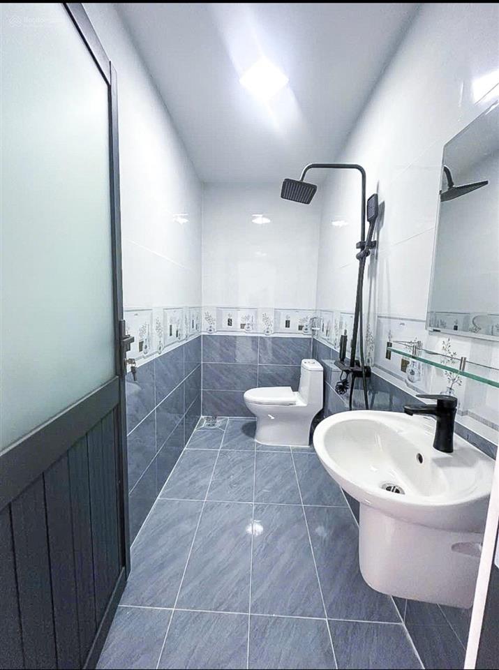 Bán nhà mặt tiền tương lai đường thái phiên quận 11  43m2  3 tầng  giá mới 6.98 tỷ