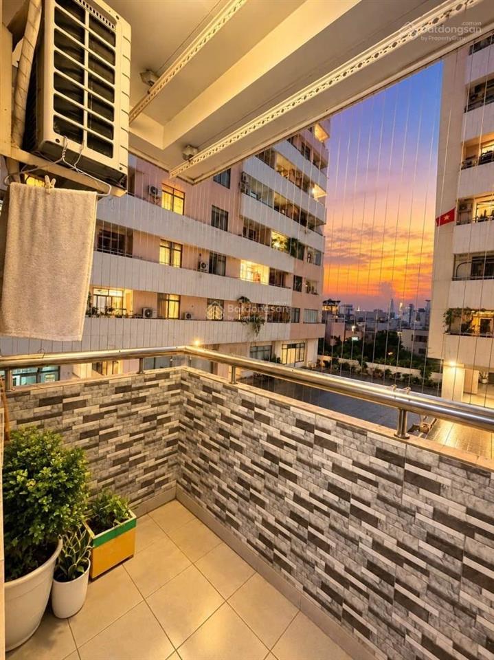 Chính chủ bán căn hộ screc tower q3 101m 3pn 5,x tỷ