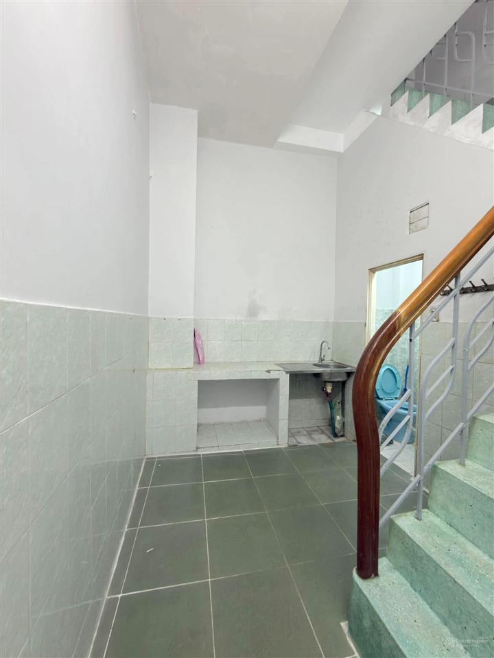 Bán nhà nguyễn tri phương quận 10  23m2 đất  nhà 4 tầng chắc chắn  2pn 3wc chỉ 5,2 tỷ