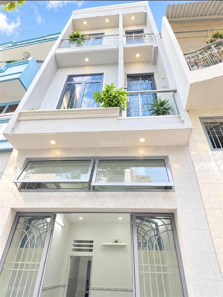 Bán nhà nguyễn tri phương quận 10  23m2 đất  nhà 4 tầng chắc chắn  2pn 3wc chỉ 5,2 tỷ